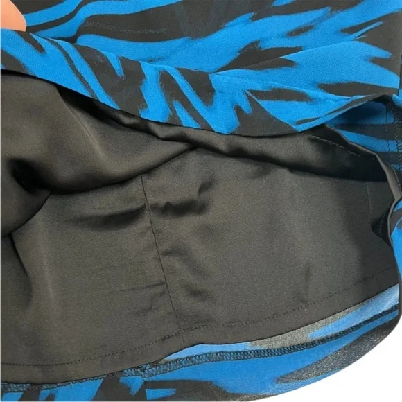 BB Dakota Blue and Black Abstract Print 
Dress 6 - Picture 6 of 9